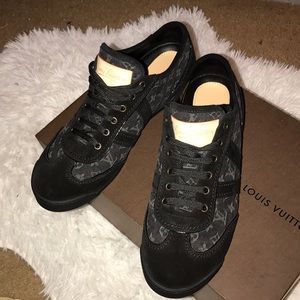 COPY - Louis Vuitton authentic Zephyr sneaker BRA…